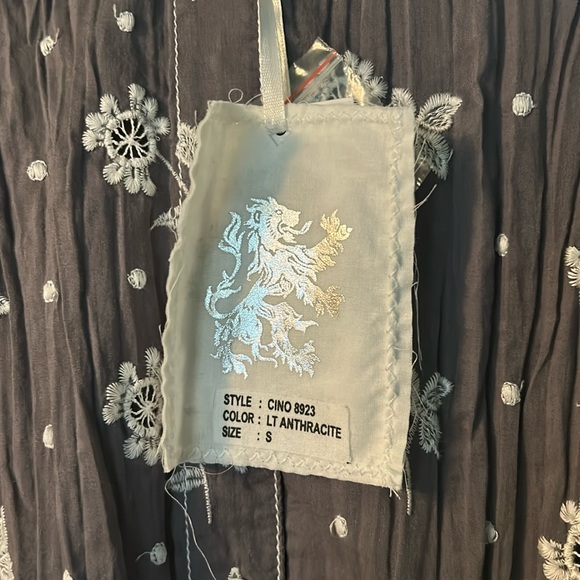 NWT Cino purple and white floral blouse top - Picture 2 of 7